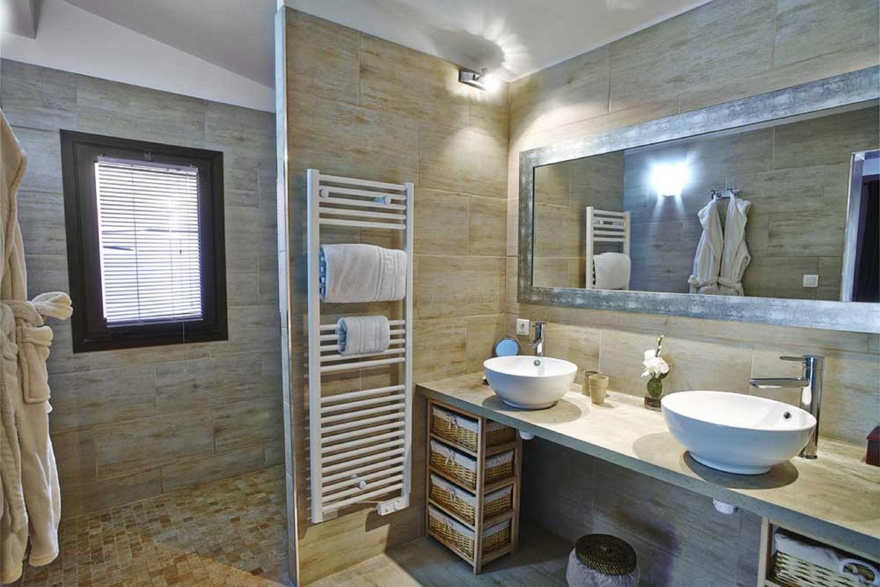 Le Jas De Joucas Hotel-Restaurant Экстерьер фото